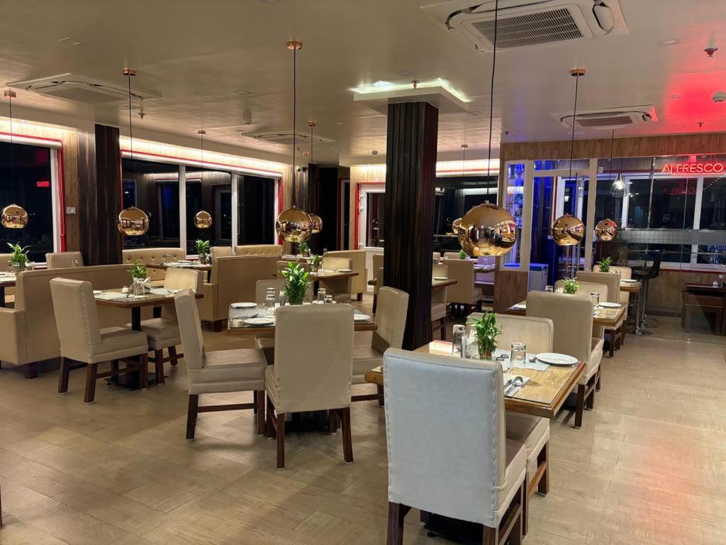Hotel Golden Orbit Āsansol エクステリア 写真