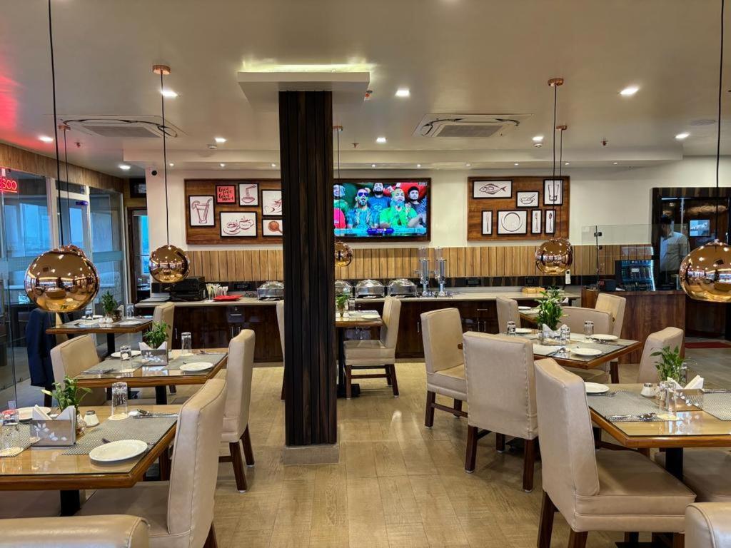 Hotel Golden Orbit Āsansol エクステリア 写真